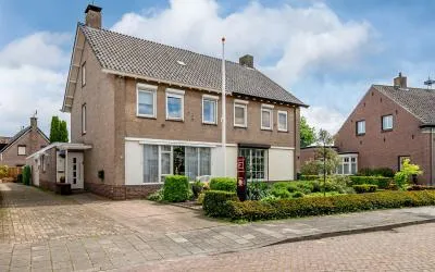 Twee-onder-één-kap te koop: Emmausstraat 5, Sint-Oedenrode Centrum Zuid Sint-Oedenrode