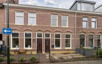 Tussenwoning te koop: Emmaweg 27, Centrum ten zuiden van de Vecht Maarssen
