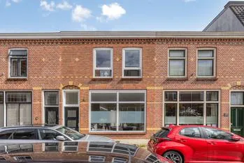 Tussenwoning te koop: Emmaweg 44, Centrum ten zuiden van de Vecht Maarssen