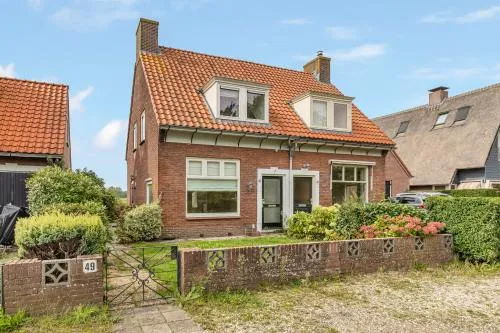 Twee-onder-één-kap te koop: Emmaweg 49, Kortenhoef