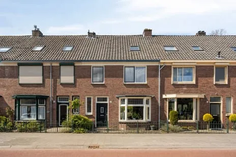 Tussenwoning te koop: Emmerikseweg 2C, Pagemate en omgeving Zutphen