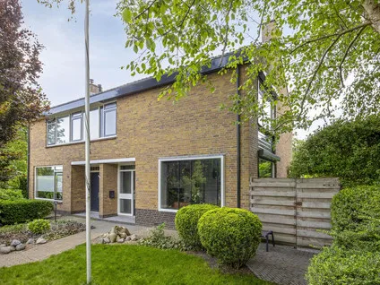 Twee-onder-één-kap te koop: Endeldijk 36, Burgemeesterswijk Honselersdijk