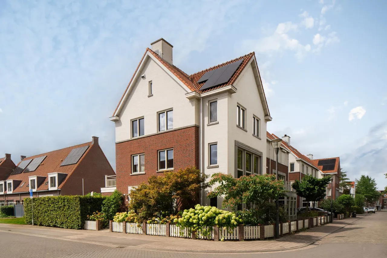 Hoekwoning te koop: Engelenbeemden 2, Helmond