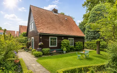 Detached house for sale: Engelselaan 1, Heerma van Vossstraat-Molenbeek Roosendaal