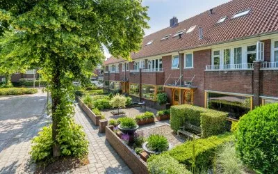 Terraced house for sale: Engelseplein 13, Vossepark Leeuwarden