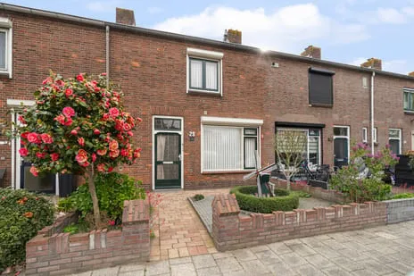 Tussenwoning te koop: Engelsestraat 28, Centrum Waalwijk
