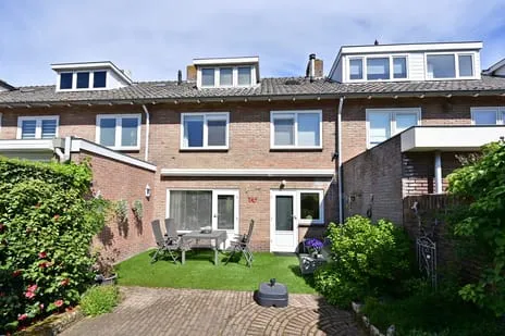Tussenwoning te koop: Engelsjan 11, Zevenend Laren (Nh)