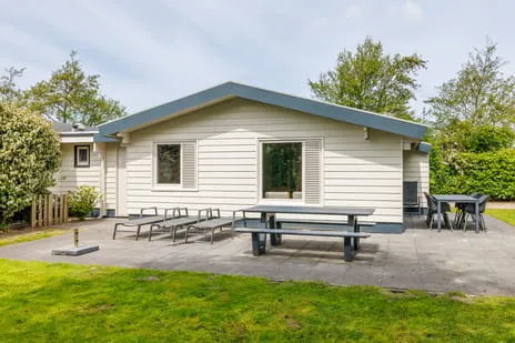 Twee-onder-één-kap te koop: Engelsmanhiem 42, Verspreide huizen Hollum Hollum