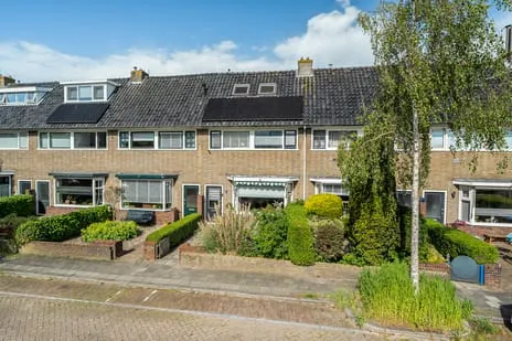 Tussenwoning te koop: Engelumerstraat 34, Vossepark Leeuwarden