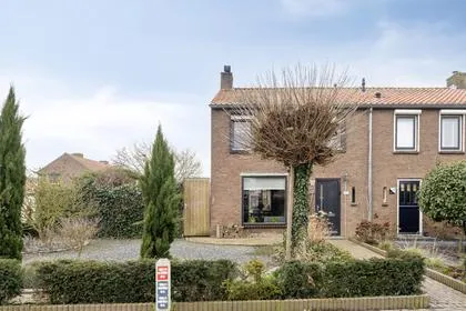 Twee-onder-één-kap te koop: Enggraaf 23, Haaften Haaften