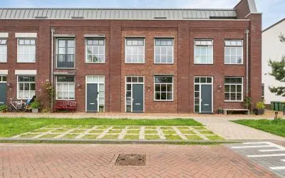 Tussenwoning te koop: Enkalaan 55, Enka Ede