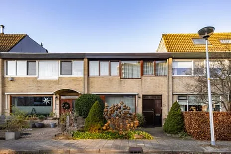 Tussenwoning te koop: Enkstein 26, De Steinen Ede