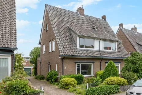 Twee-onder-één-kap te koop: Enkweg 2D, Velp-Noord boven spoorlijn Velp (Ge)
