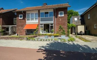 Tussenwoning te koop: Enschedesestraat 149, Anninks-/Nijhofshoek Hengelo