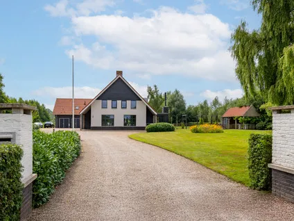 Detached house for sale: Enterveenweg 3, Verspreide huizen Enterveen en Elsslagen Enter