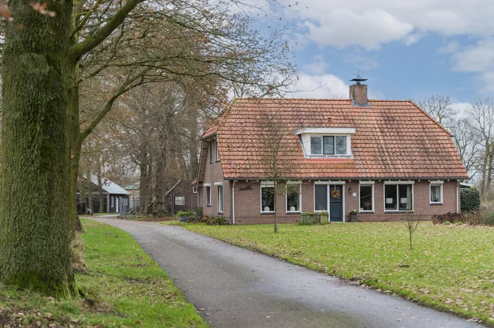Vrijstaande woning te koop: Enterweg 1, Markelo