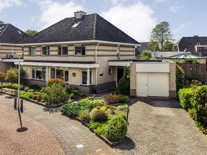 Hoekwoning te koop: Entoshof 6, Stad West Rijssen