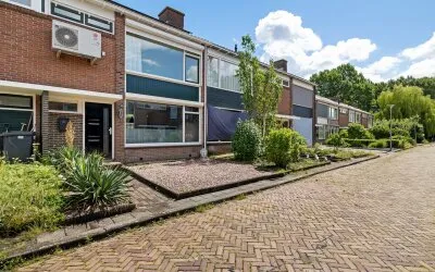 Tussenwoning te koop: Epe 11, De Lariks West Assen
