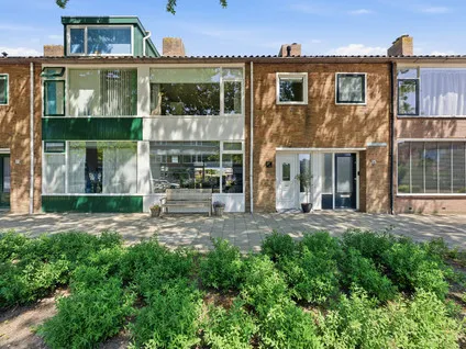 Tussenwoning te koop: Erasmusplein 13, Erasmusbuurt Papendrecht