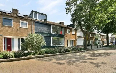 Tussenwoning te koop: Erasmusplein 5, Erasmusbuurt Papendrecht
