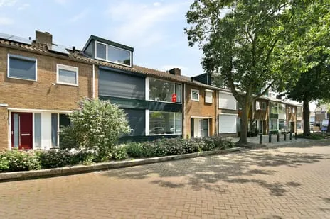 Terraced house for sale: Erasmusplein 5, Erasmusbuurt Papendrecht