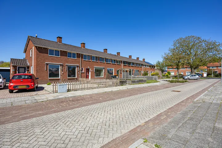 Tussenwoning te koop: Erasmusstraat 67, Oude Pekela