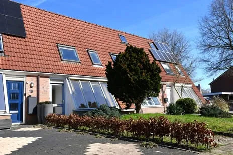 Tussenwoning te koop: Ereprijs 13, Roden West Roden