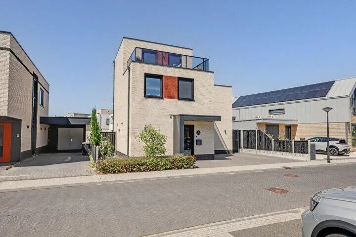 Vrijstaande woning te koop: Ereprijs 4, Lelystad
