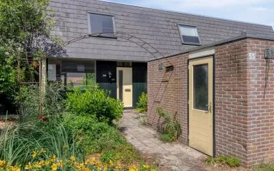 Tussenwoning te koop: Ereprijs 55, Huizermaat West Huizen