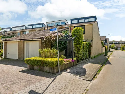 Hoekwoning te koop: Ereprijs 70, Aldlân-Oost Leeuwarden
