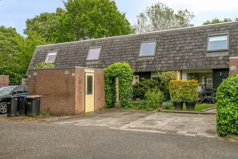 Tussenwoning te koop: Ereprijs 80, Huizermaat West Huizen