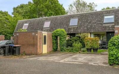 Tussenwoning te koop: Ereprijs 80, Huizermaat West Huizen