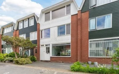 Terraced house for sale: Ereprijsstraat 11, Noorderham Krommenie