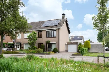 Tussenwoning te koop: Ericalaan 35, Hoeven Hoeven