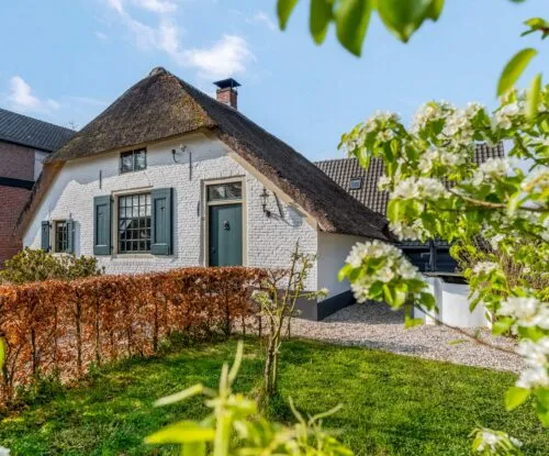 Twee-onder-één-kap te koop: Erichemseweg 28, Erichem Erichem