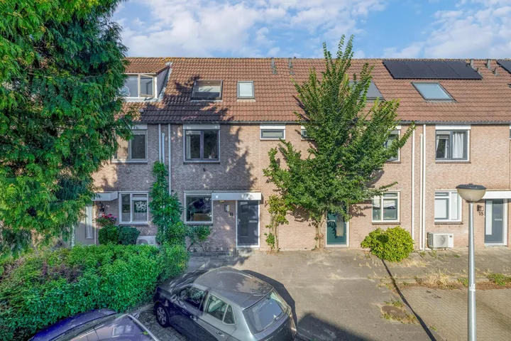 Tussenwoning te koop: Ernst Barlachrade 22, Capelle Aan Den Ijssel