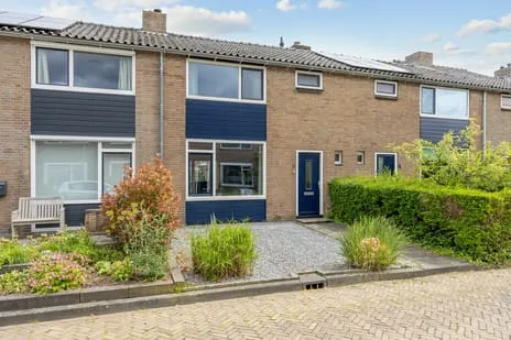 Tussenwoning te koop: Ernst Casimirstraat 6, Veningerland Assen