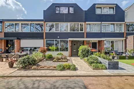 Tussenwoning te koop: Ernst Bagelaarstraat 21, Hintham zuid Rosmalen