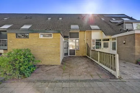 Tussenwoning te koop: Erosiekreek 5, Kreken Spijkenisse