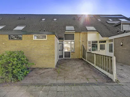 Terraced house for sale: Erosiekreek 5, Kreken Spijkenisse