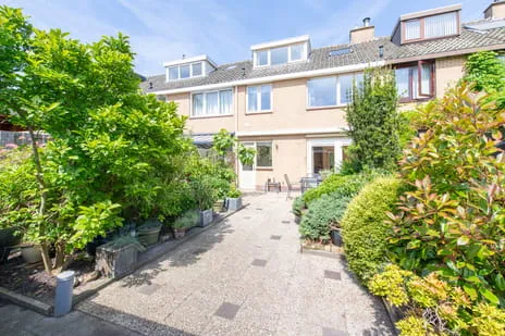 Tussenwoning te koop: Eroslaan 8, Planetenwijk Heerhugowaard