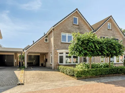 Twee-onder-één-kap te koop: Erve Broenink 43, De Graven Es Oldenzaal