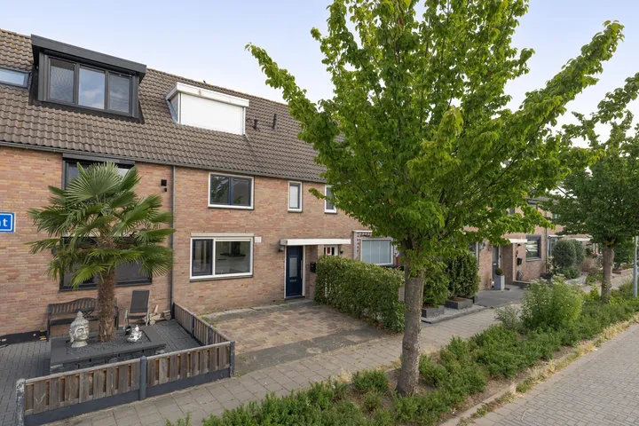 Tussenwoning te koop: Escherstraat 4, Componistenbuurt-Noord Zwijndrecht