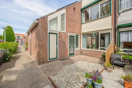 Appartement te koop: Esdoornhof 15, Dirksland centrum Dirksland
