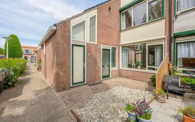Appartement te koop: Esdoornhof 15, Dirksland centrum Dirksland