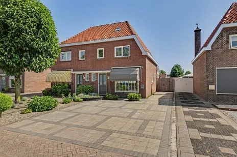 Twee-onder-één-kap te koop: Esdoornlaan 11, Slotjes-Oost Oosterhout (Nb)
