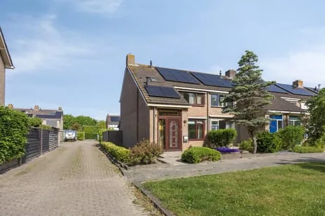 Hoekwoning te koop: Esdoornlaan 12, Middenmeer Kroonwaard, Schelpenwijk e.o. Middenmeer
