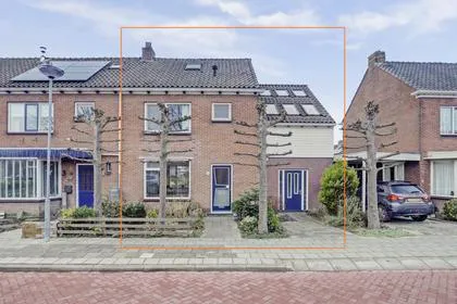Tussenwoning te koop: Esdoornlaan 18, Hooge Sluis Grootebroek