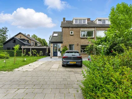 Twee-onder-één-kap te koop: Esdoornlaan 21, Drentsebuurt Alblasserdam