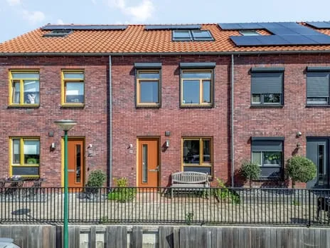 Tussenwoning te koop: Esdoornlaan 25, Rhenen Hoog Rhenen